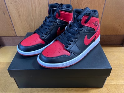 Nike Air Jordan 1 Mid "Bred"