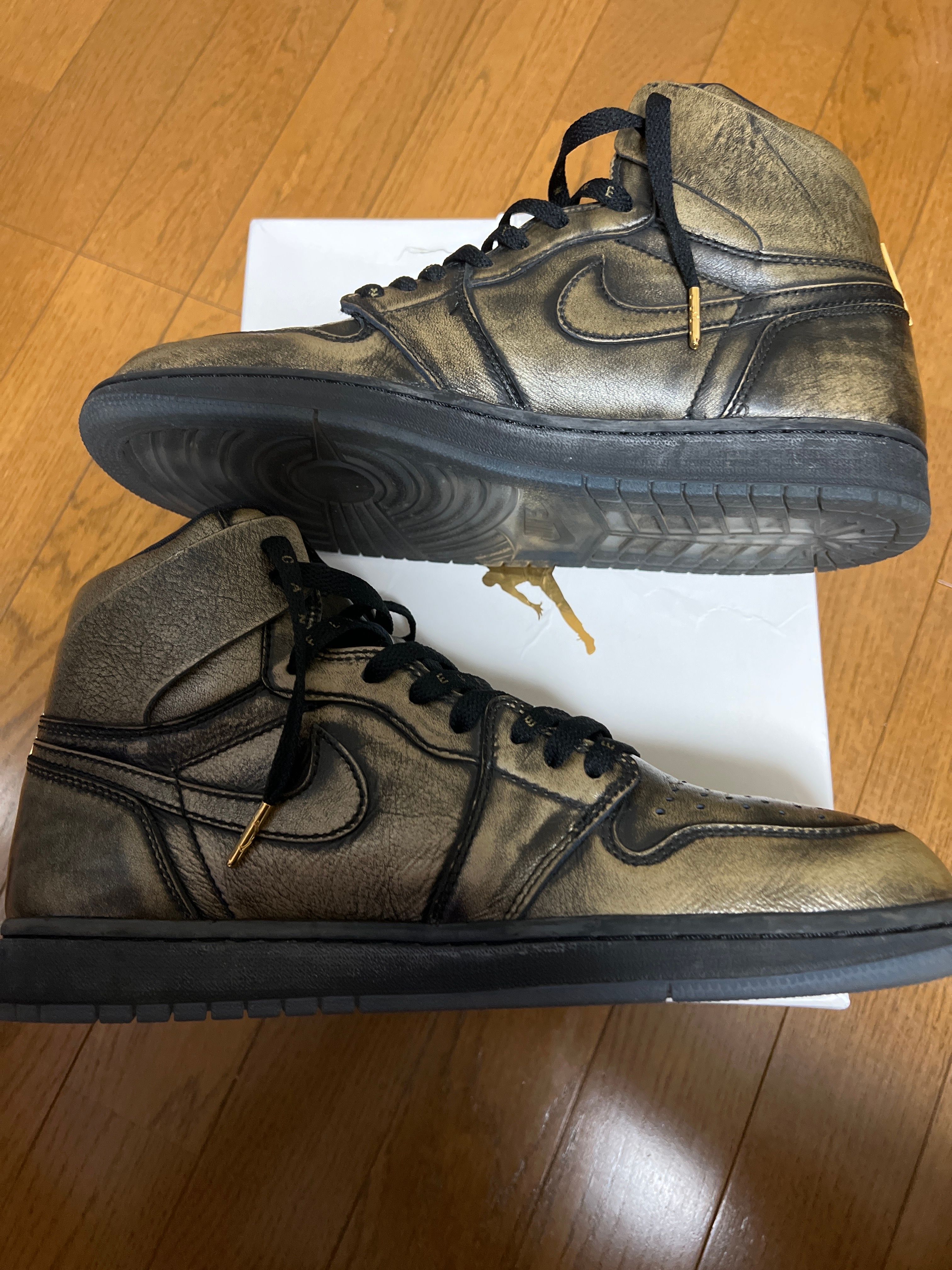 NIKE AIR JORDAN 1 RETRO HIGH OG WINGS "BLACK/BLACK-METALLIC GOLD"