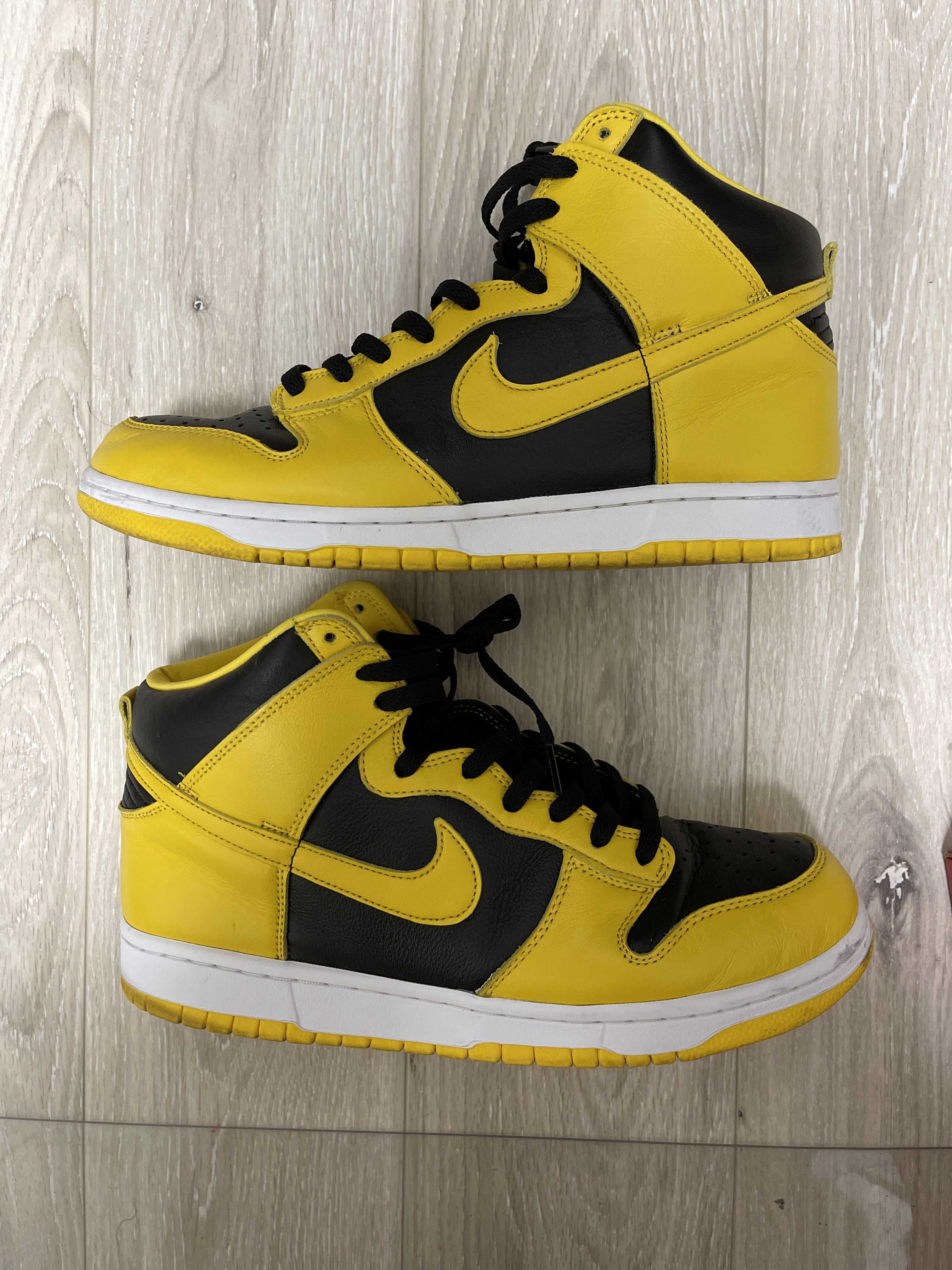 Nike Dunk High "Black/Varsity Maize"