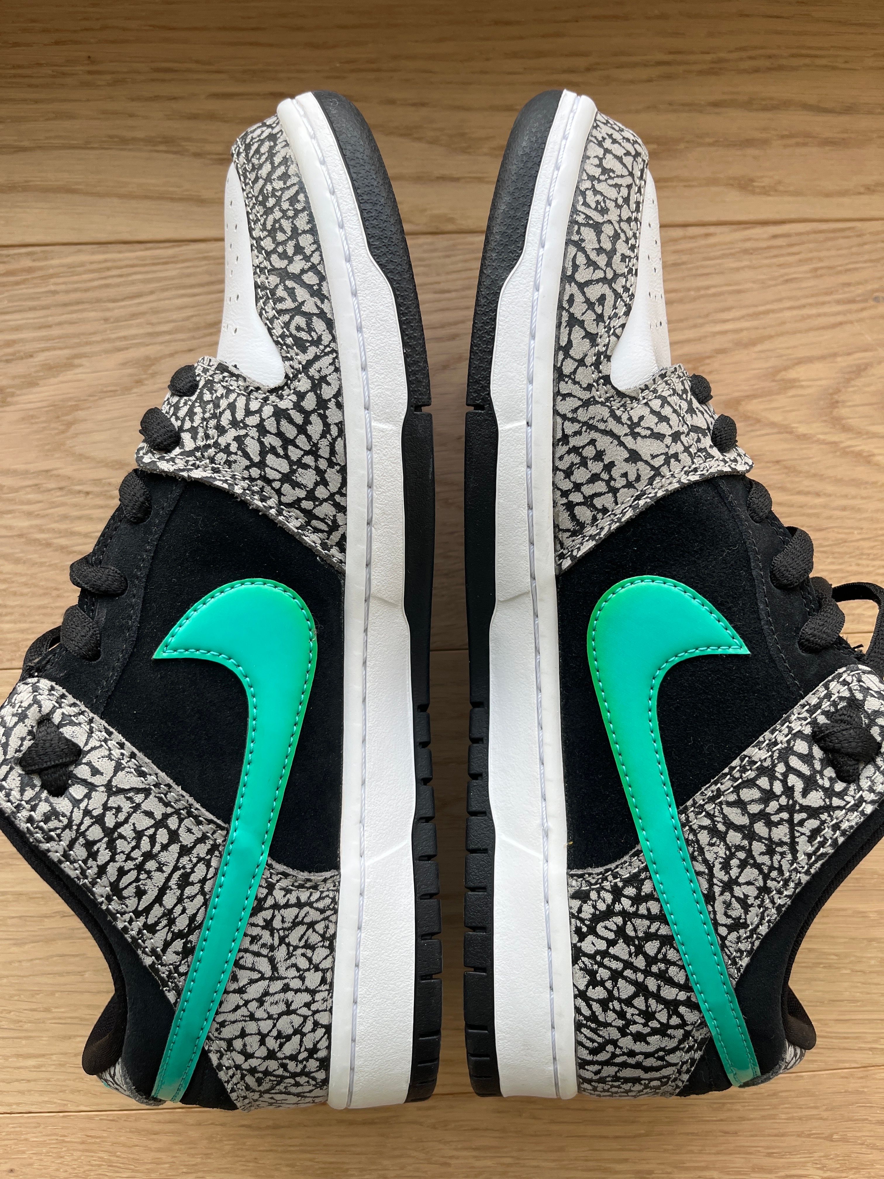 Nike SB Dunk Low "Elephant/Safari"