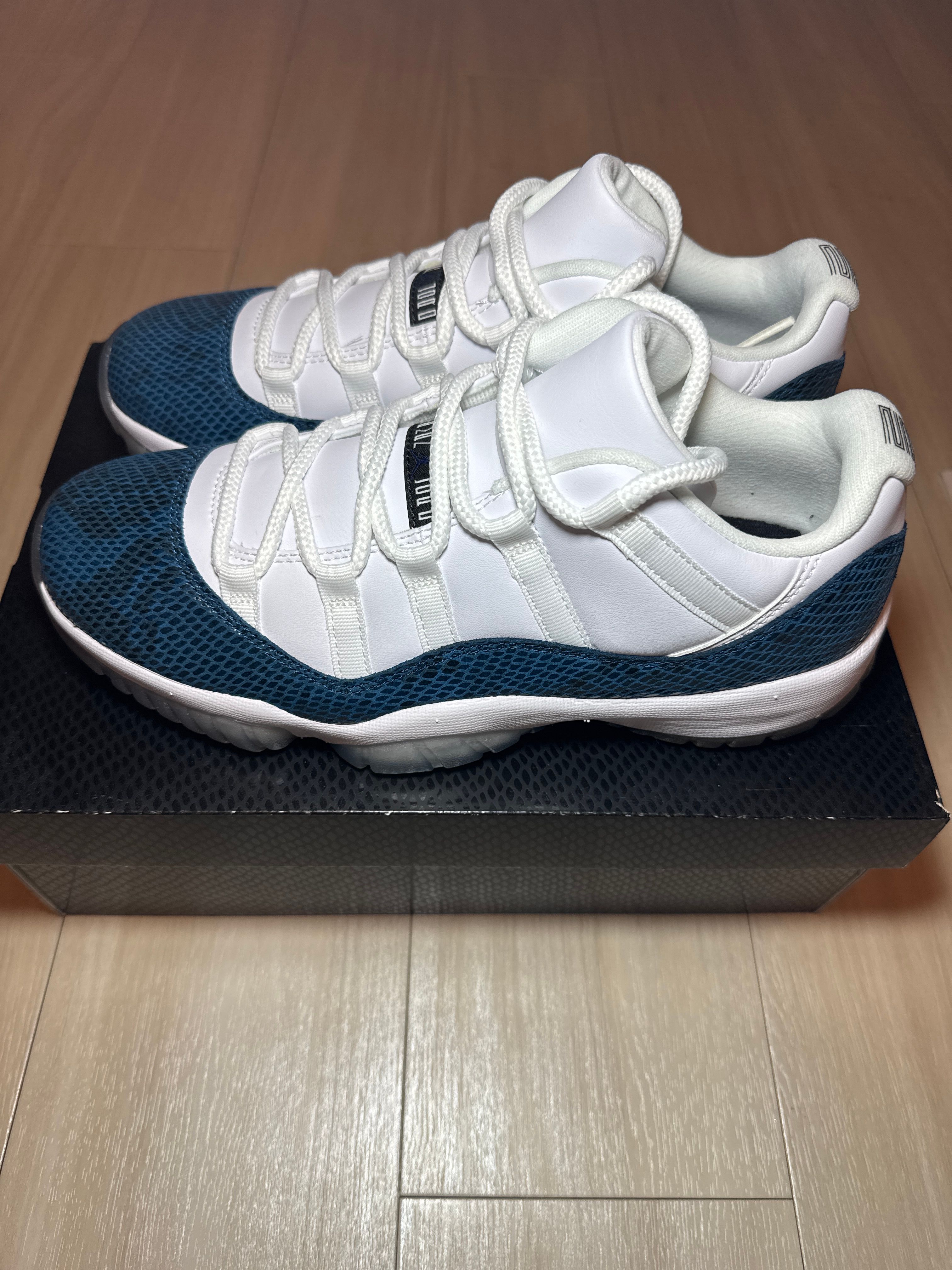 AIR JORDAN 11 LOW "SNAKESKIN"