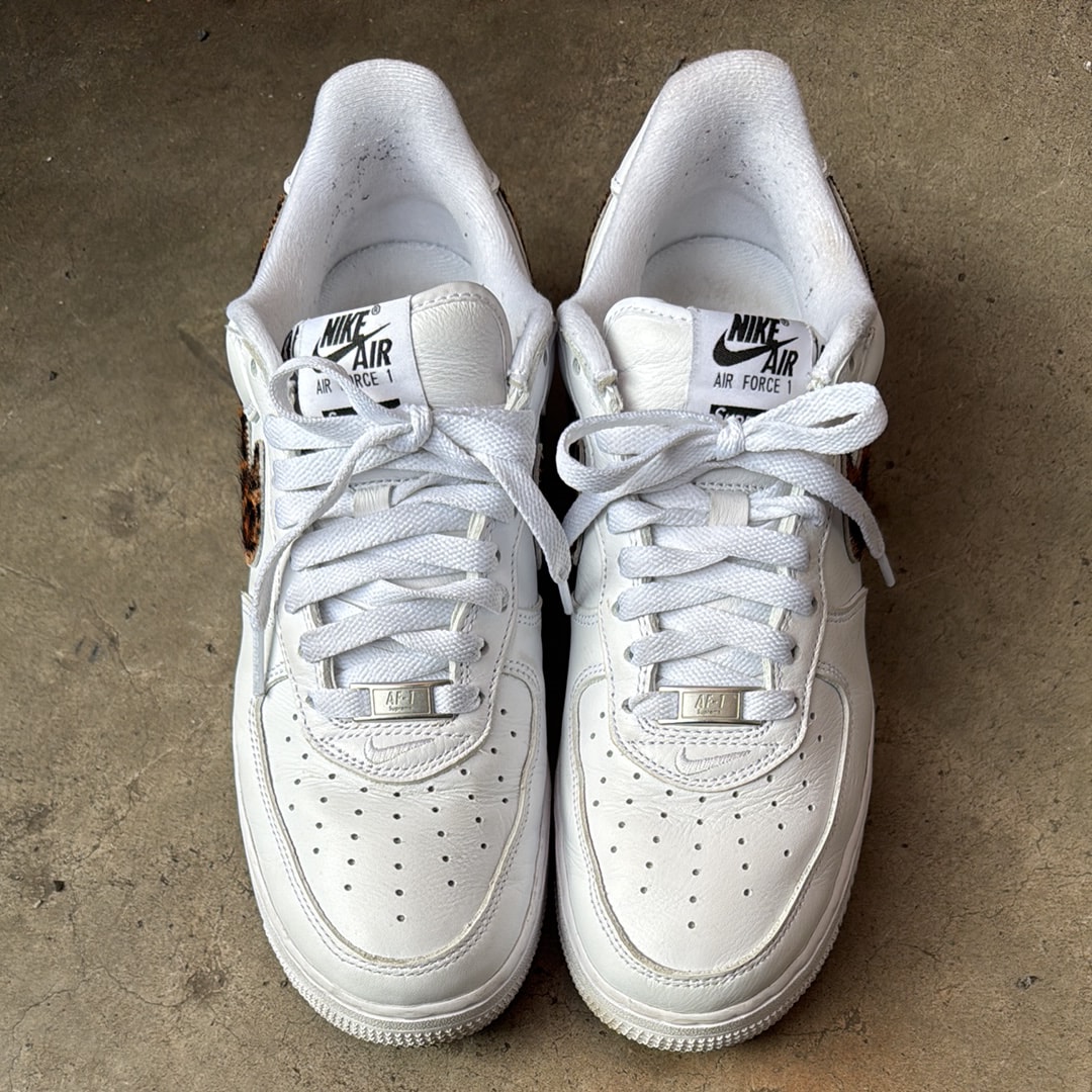GOODENOUGH × Supreme × Nike Air Force 1 Low "White/Leopard" (25SS Week15)