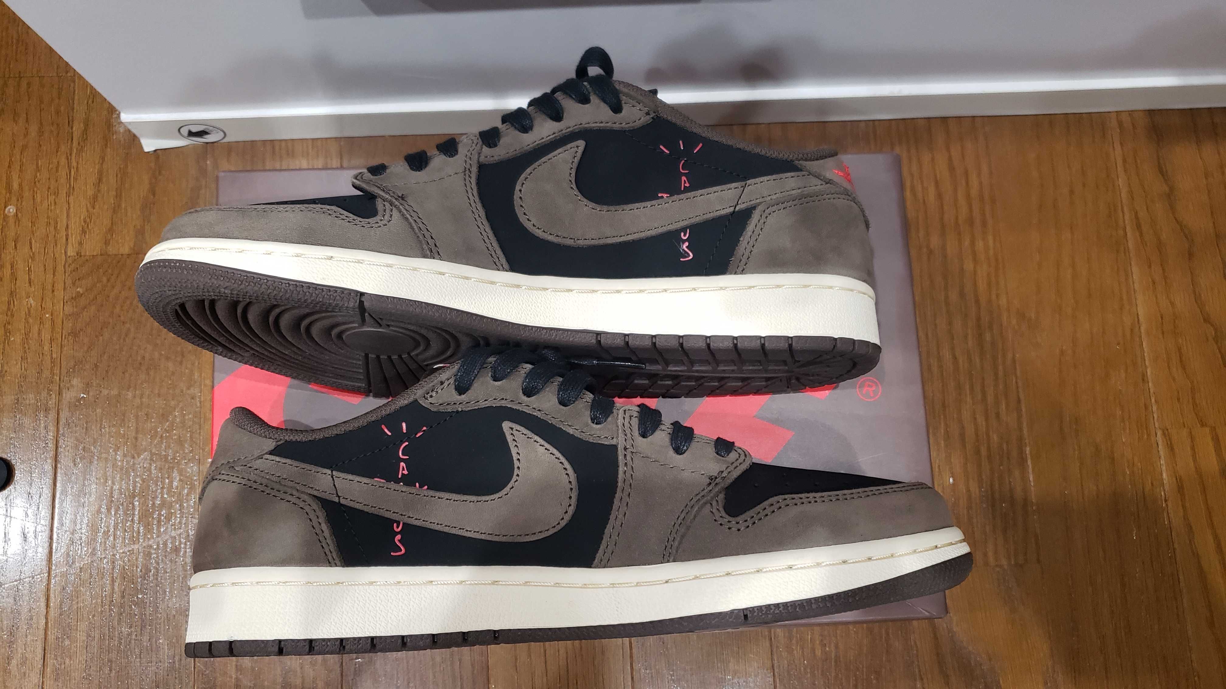 Travis Scott × Nike Air Jordan 1 Low OG SP-T "Black/Dark Mocha"