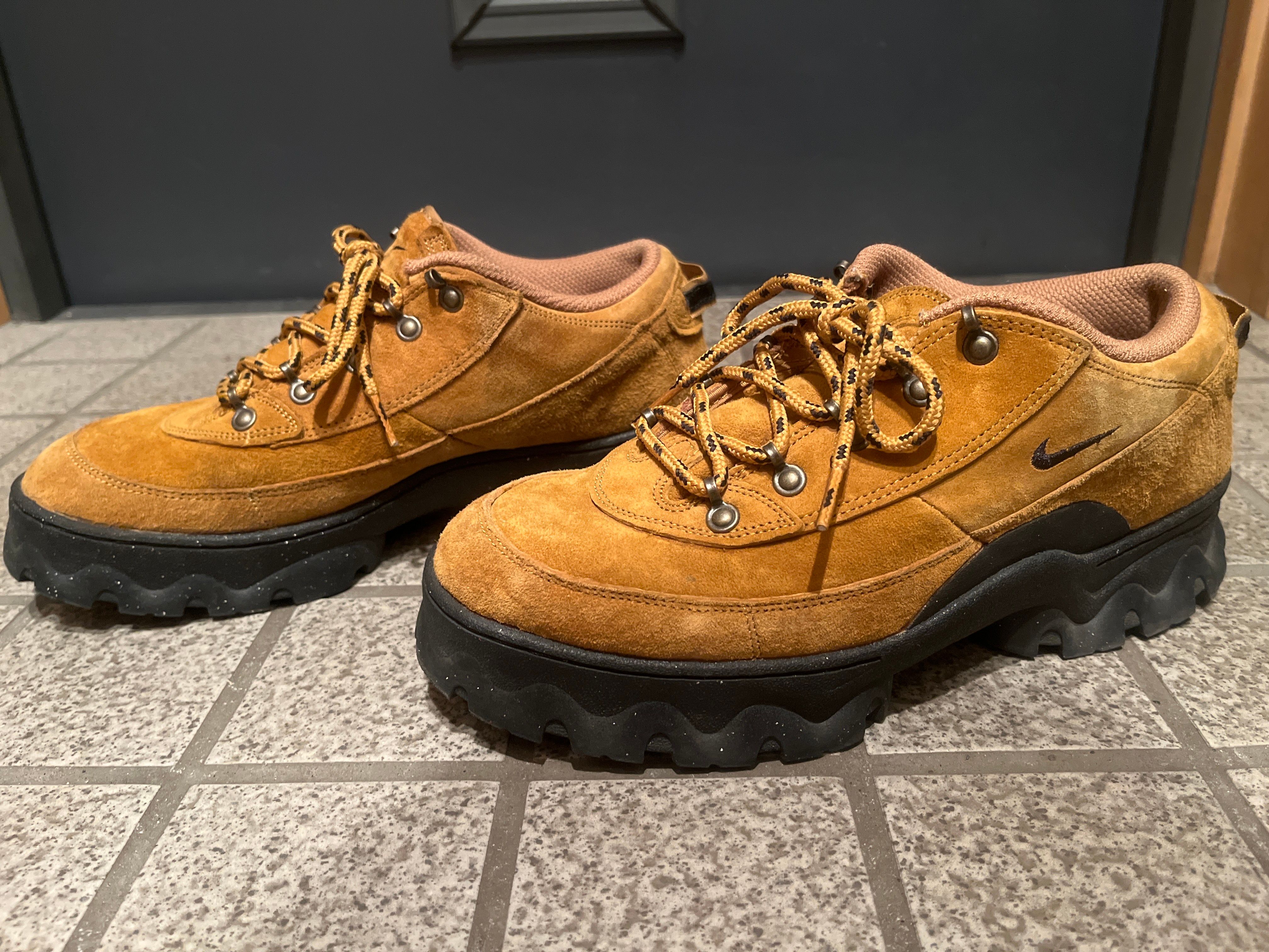 Nike Women's Lahar Low 
