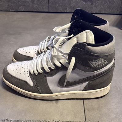 Nike Air Jordan 1 Retro High OG "Black and Smoke Grey"