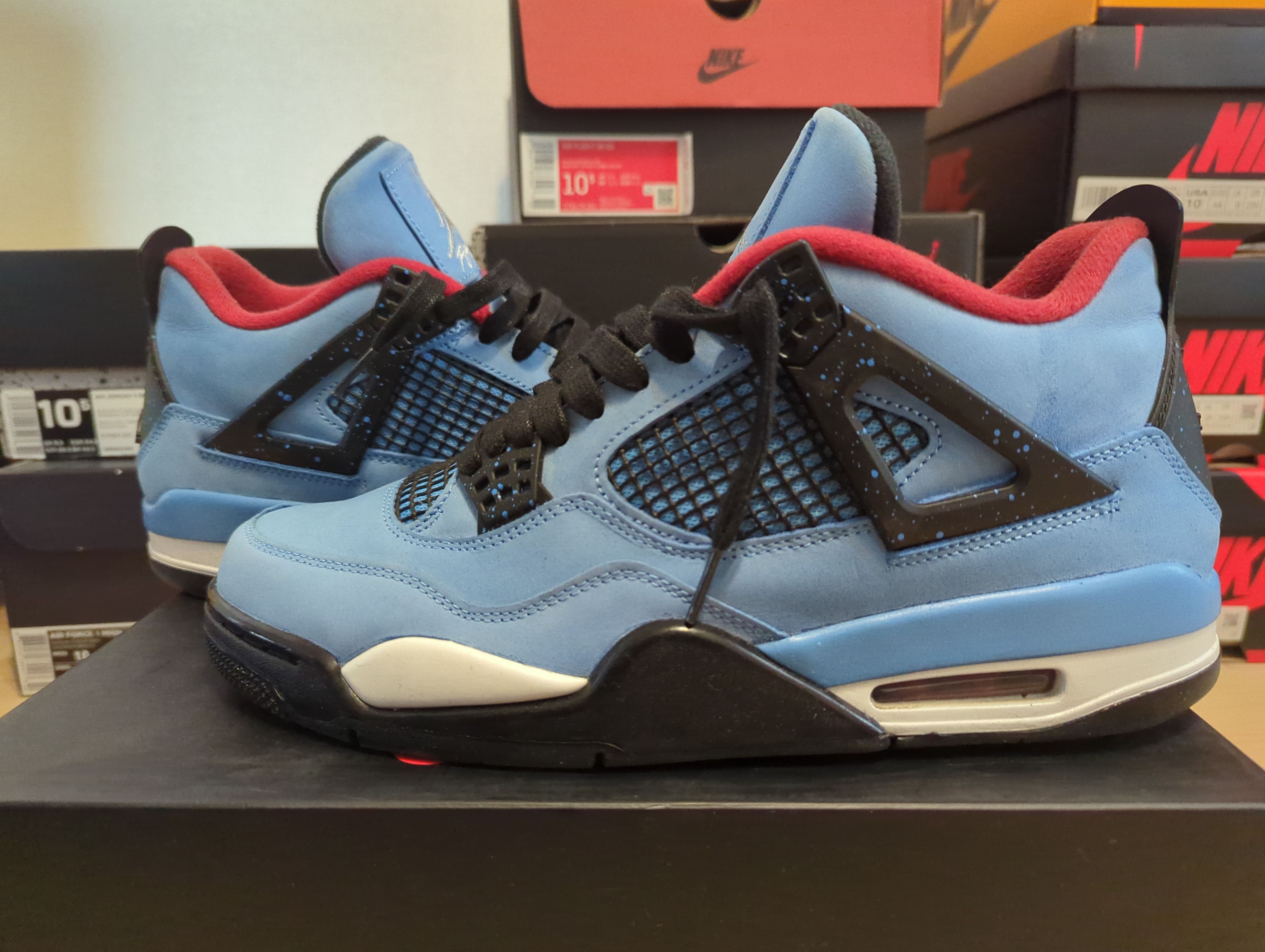 Travis Scott × Nike Air Jordan 4 Retro Cactus Jack "University Blue"