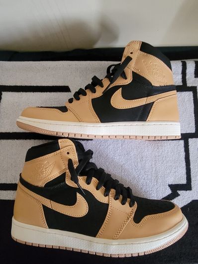 Nike Air Jordan 1 Retro High OG "Vachetta Tan"