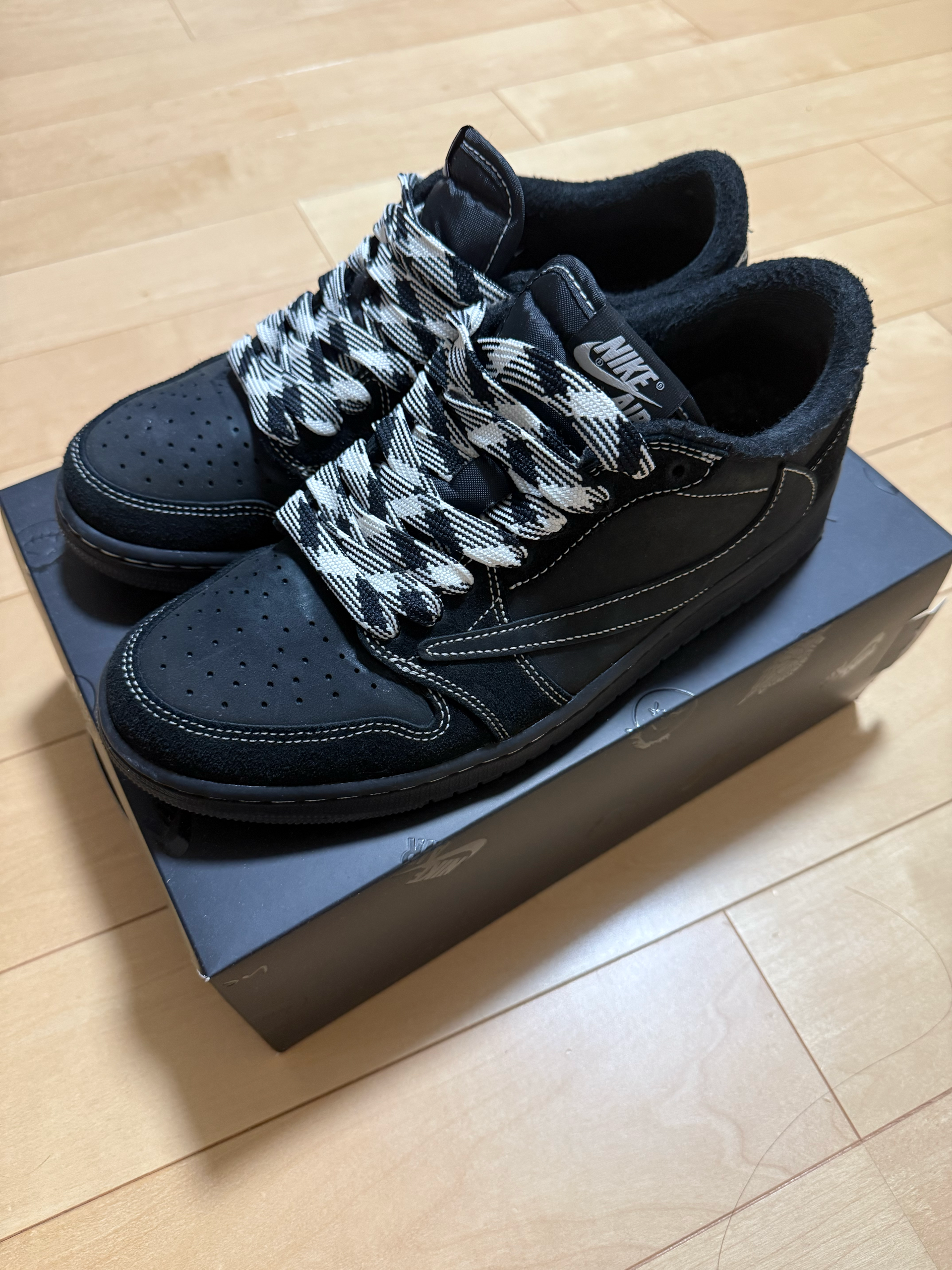 Travis Scott × Nike Air Jordan 1 Low OG SP "Black Phantom"