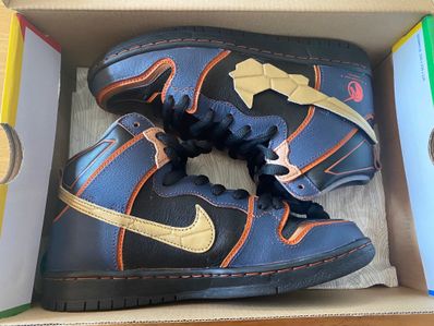 Gundam Unicorn × Nike SB Dunk High PRO QS "Banshee"