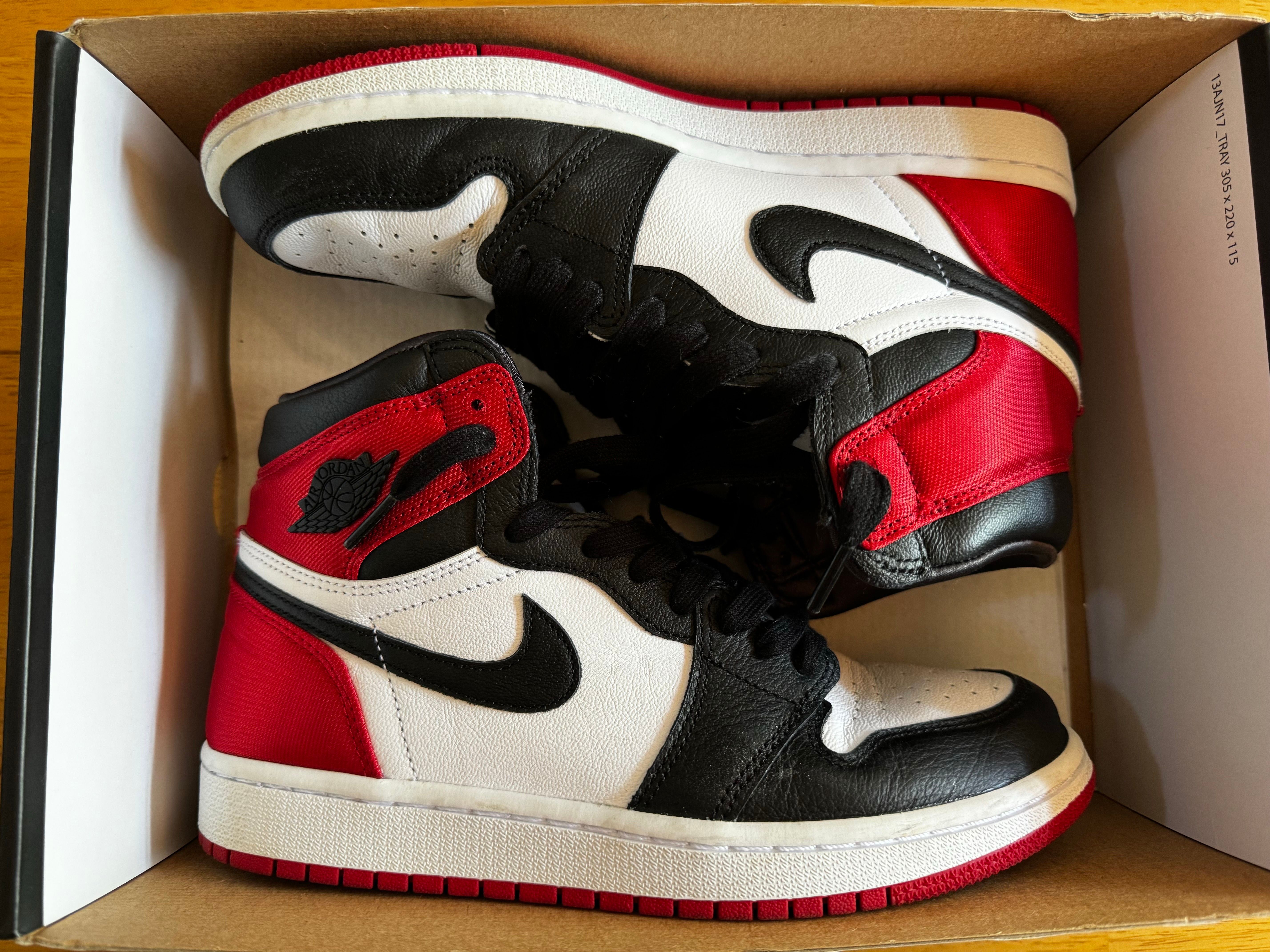 Nike Women's Air Jordan 1 Retro High "Satin Black Toe"