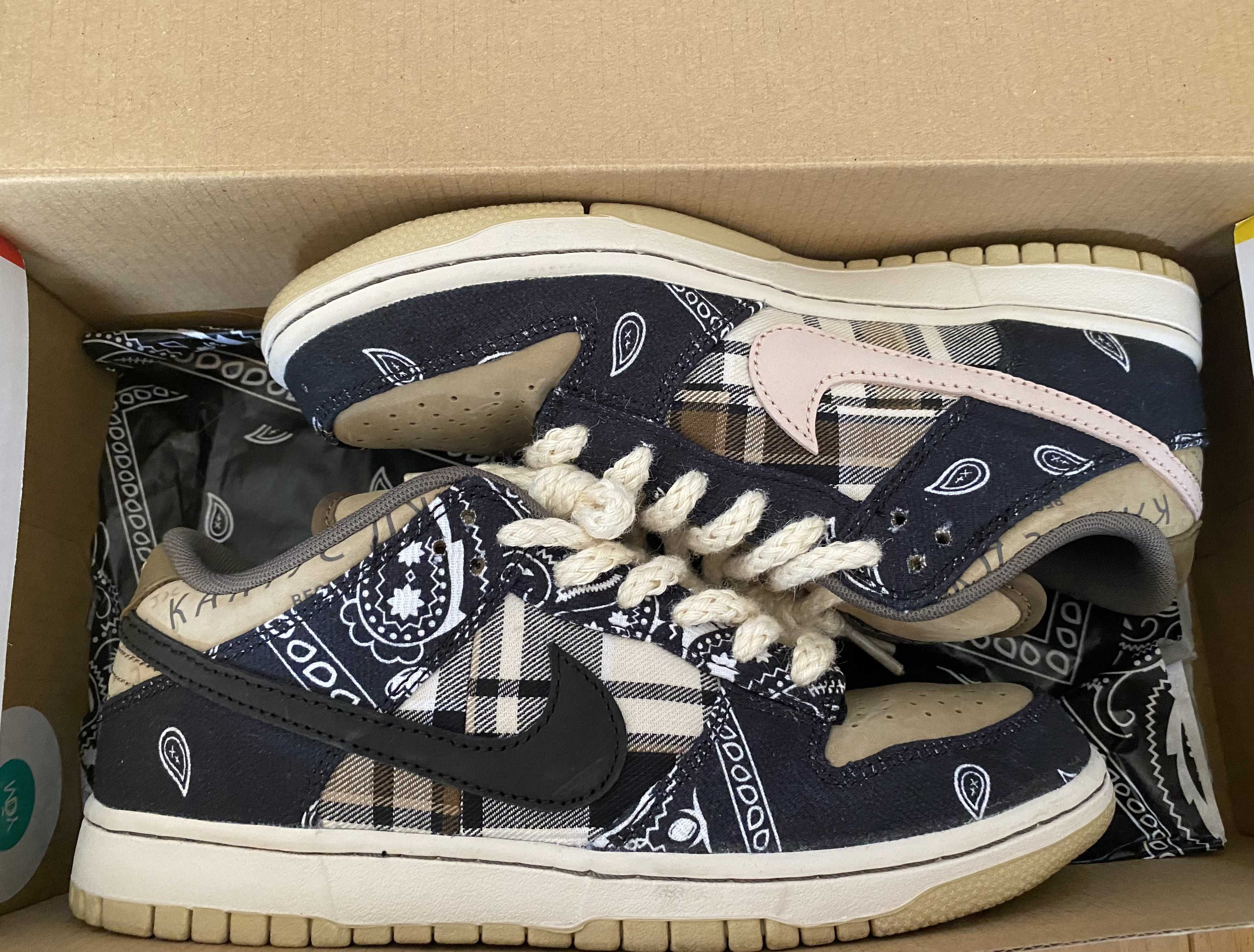 Travis Scott × Nike SB Dunk Low "Black/Parachute Beige"