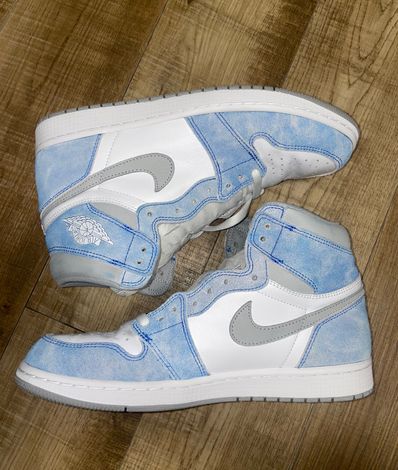 Nike Air Jordan 1 High OG "Hyper Royal"