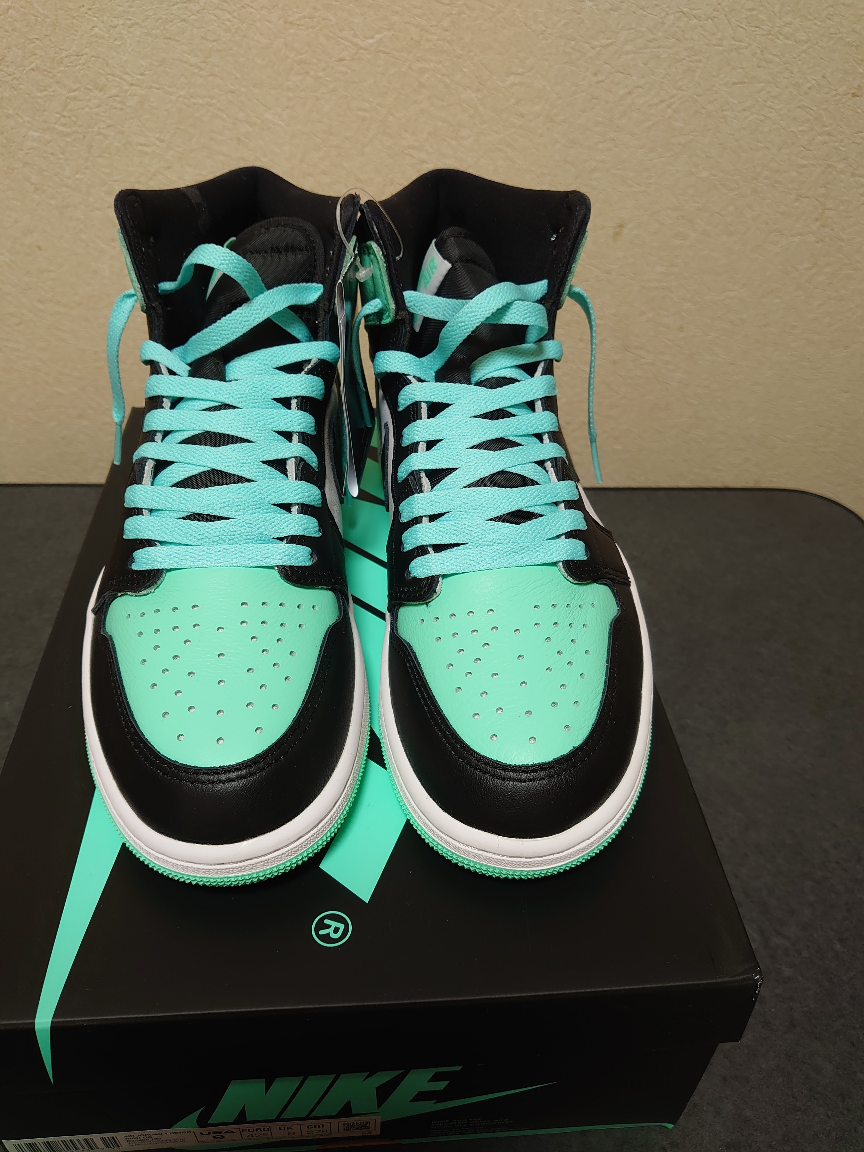 Nike Air Jordan 1 High OG "Green Glow"