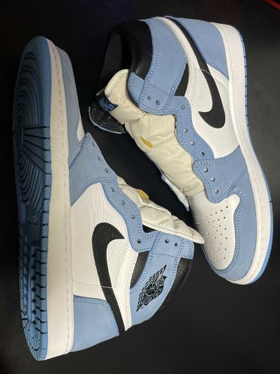 Nike Air Jordan 1 High OG "University Blue"