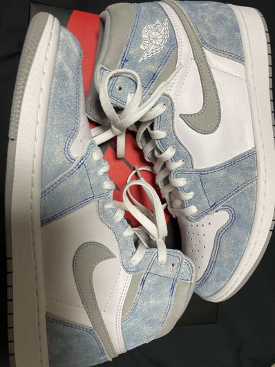 Nike Air Jordan 1 High OG "Hyper Royal"