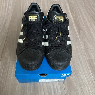 atmos Exclusive adidas Superstar 82 GORE-TEX "Core Black/Footwear White/Gold Metallic"