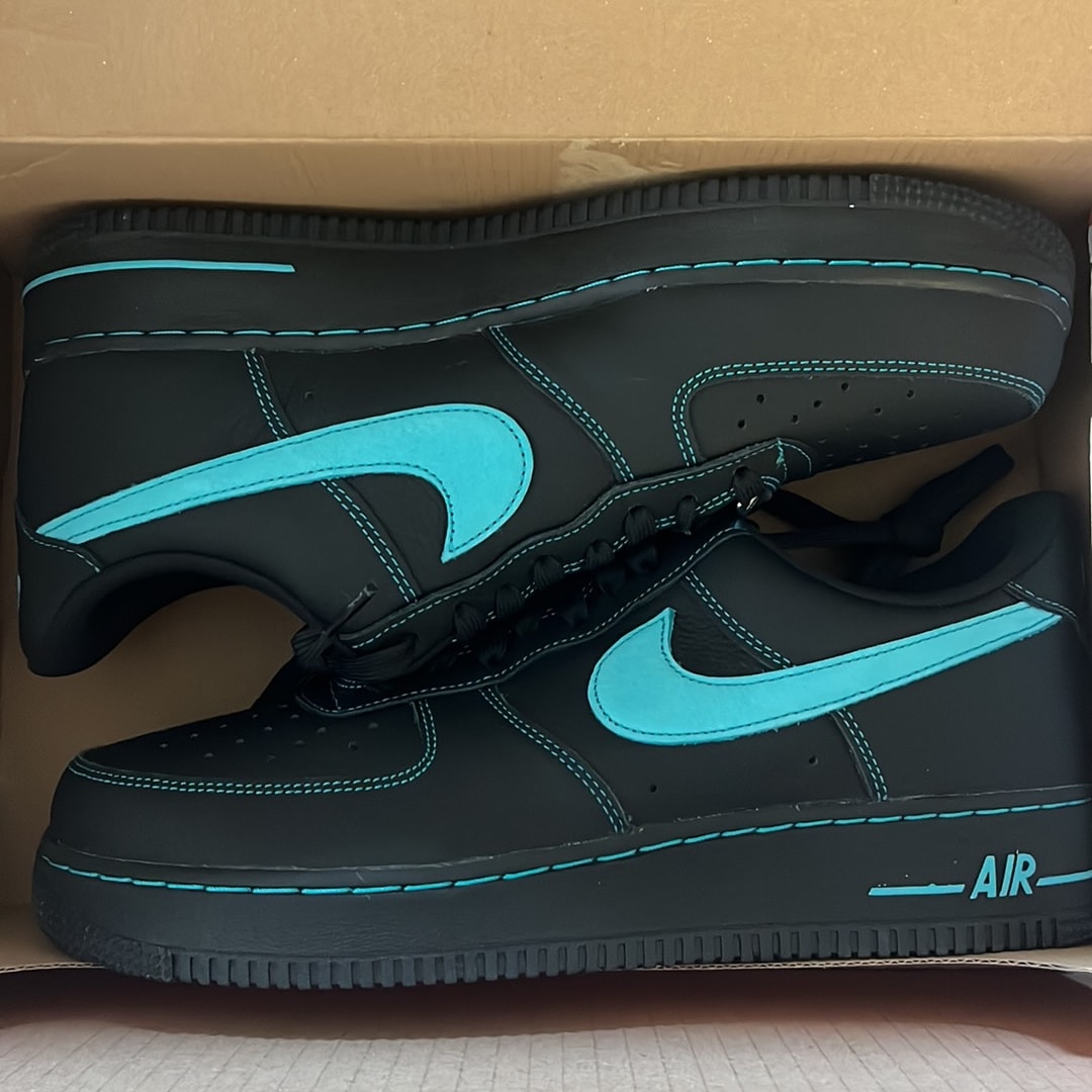 Nike Air Force 1 Low "Black Tiffany"