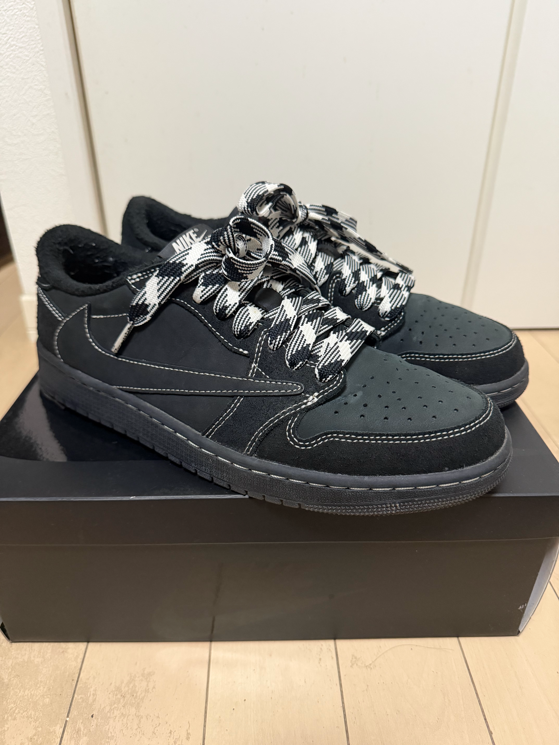 Travis Scott × Nike Air Jordan 1 Low OG SP "Black Phantom"