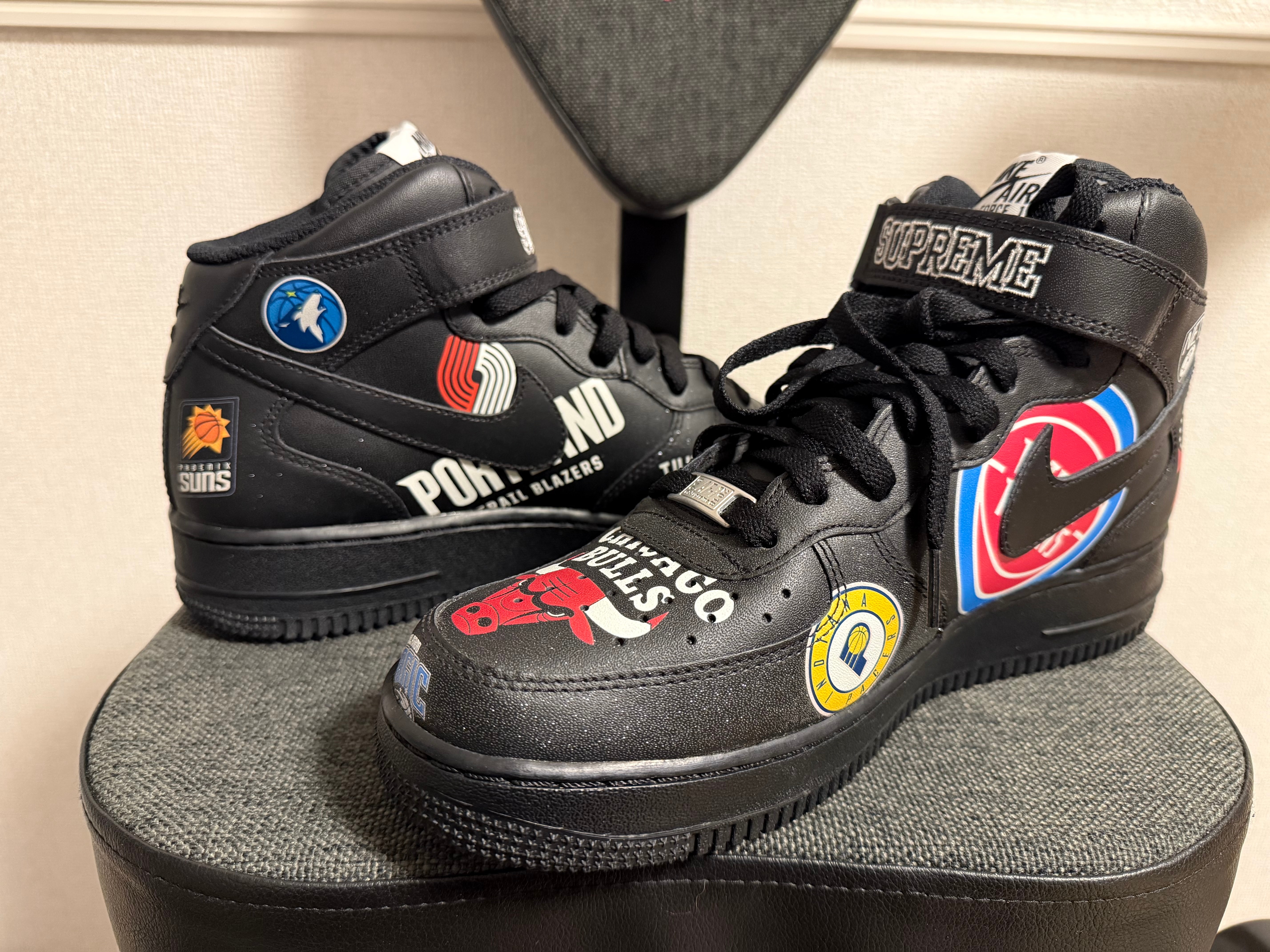 シュプリーム × NBA × ナイキ エアフォース1 ミッド ’07 "ブラック"