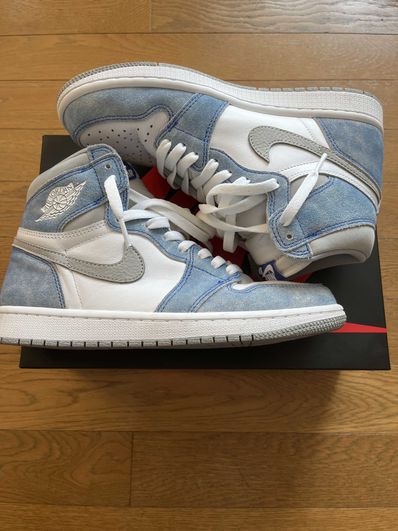 Nike Air Jordan 1 High OG "Hyper Royal"