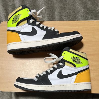 Nike Air Jordan 1 High OG "Volt Gold"