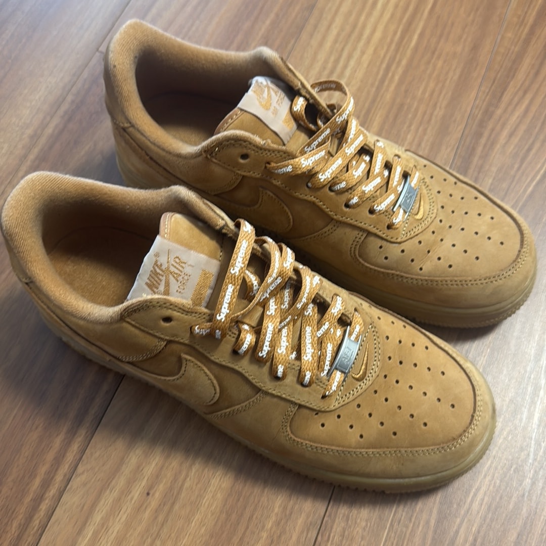 シュプリーム × ナイキ エアフォース1 ロー 