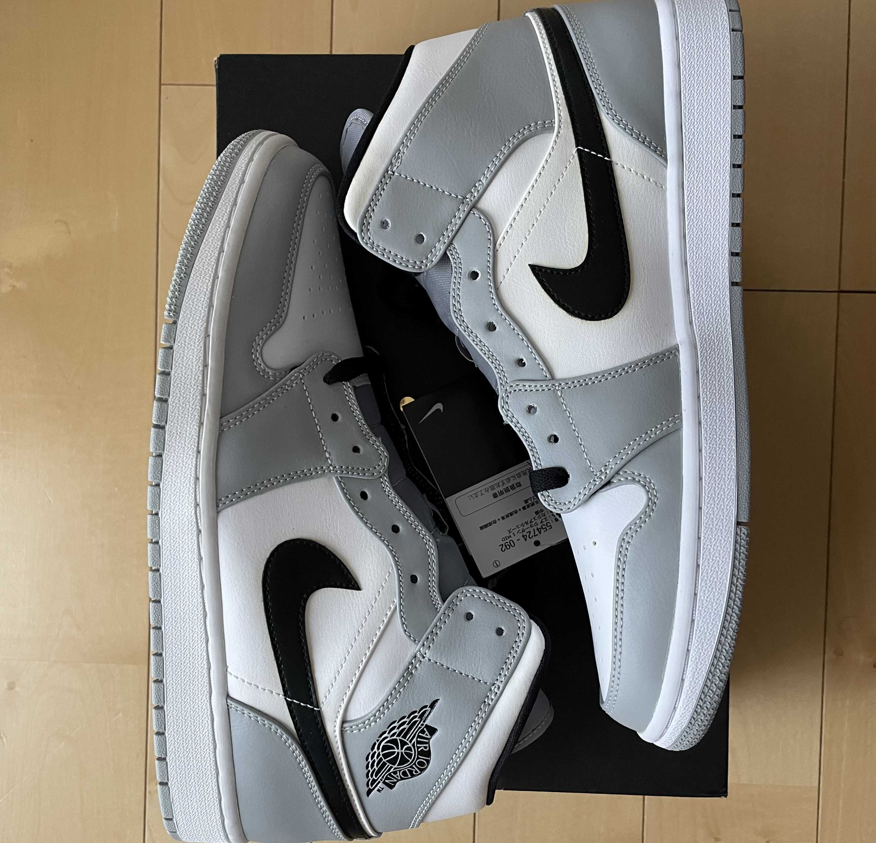 Nike Air Jordan 1 Mid "Light Smoke Grey/White/Black"