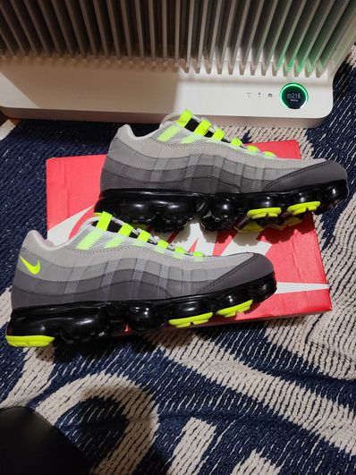 Nike Air Vapormax 95 "Neon"