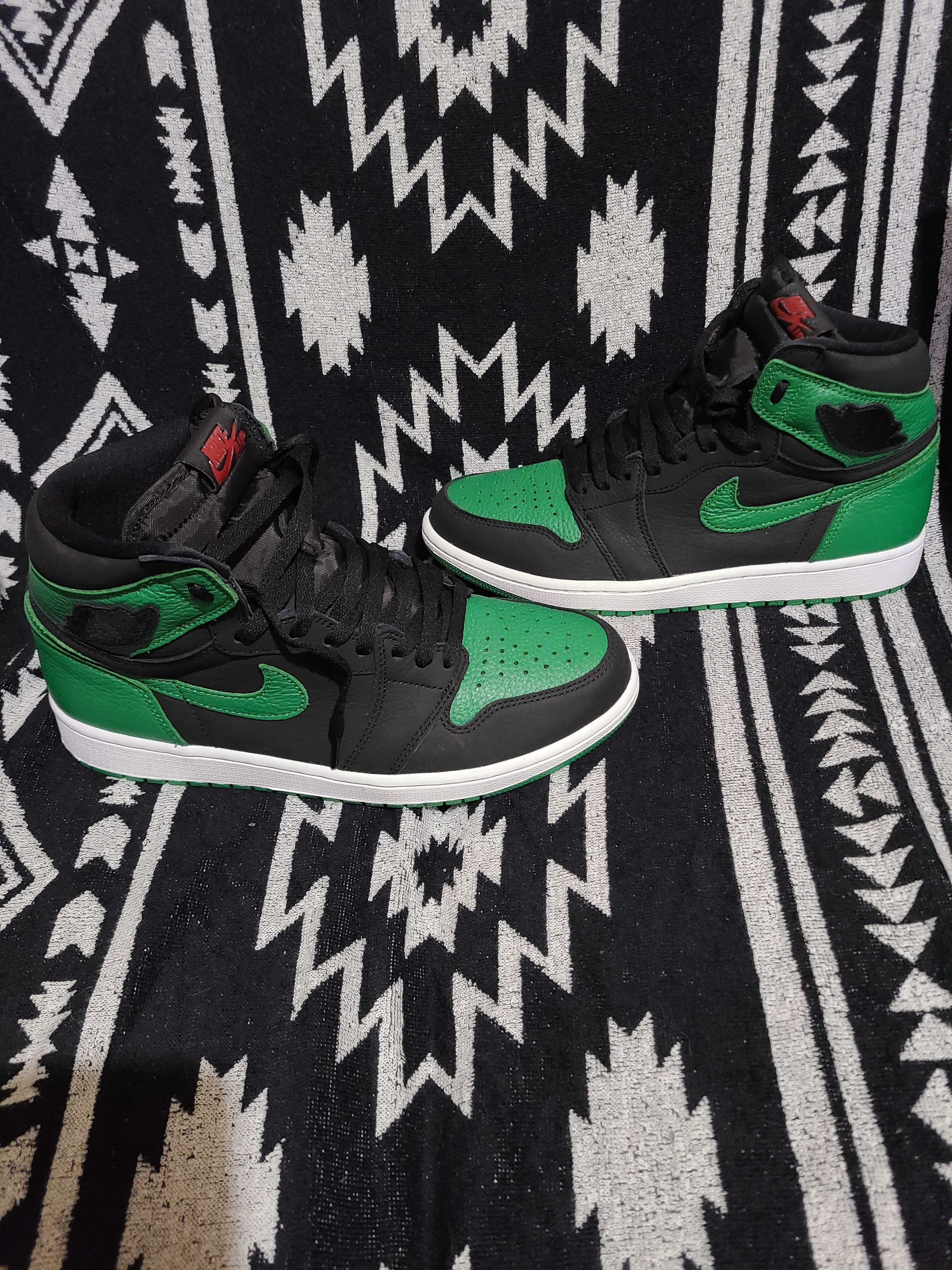 Nike Air Jordan 1 Retro High OG "Black/Pine Green" (2020)