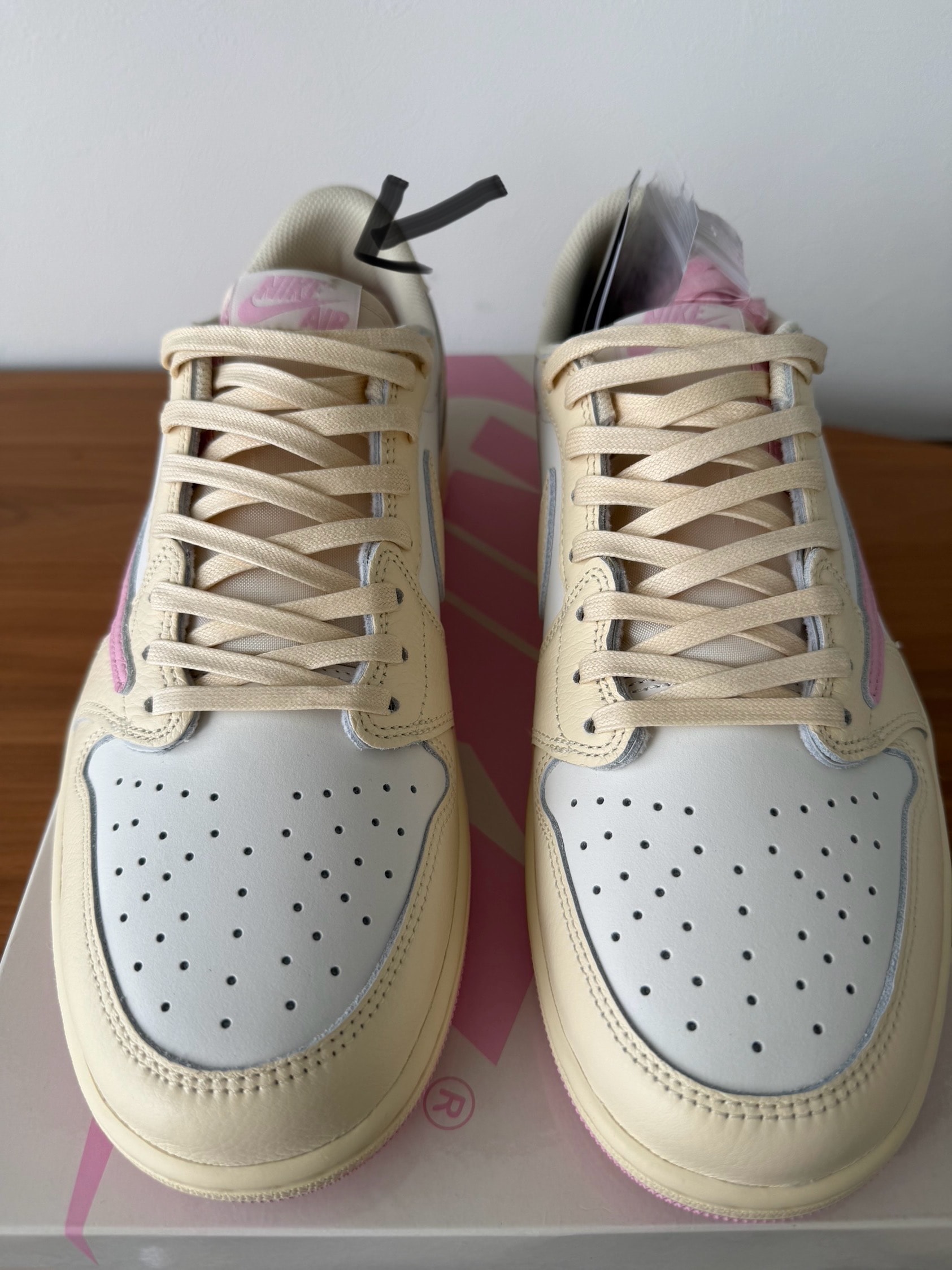 Travis Scott × Nike Air Jordan 1 Retro Low OG "Muslin/Shy Pink"