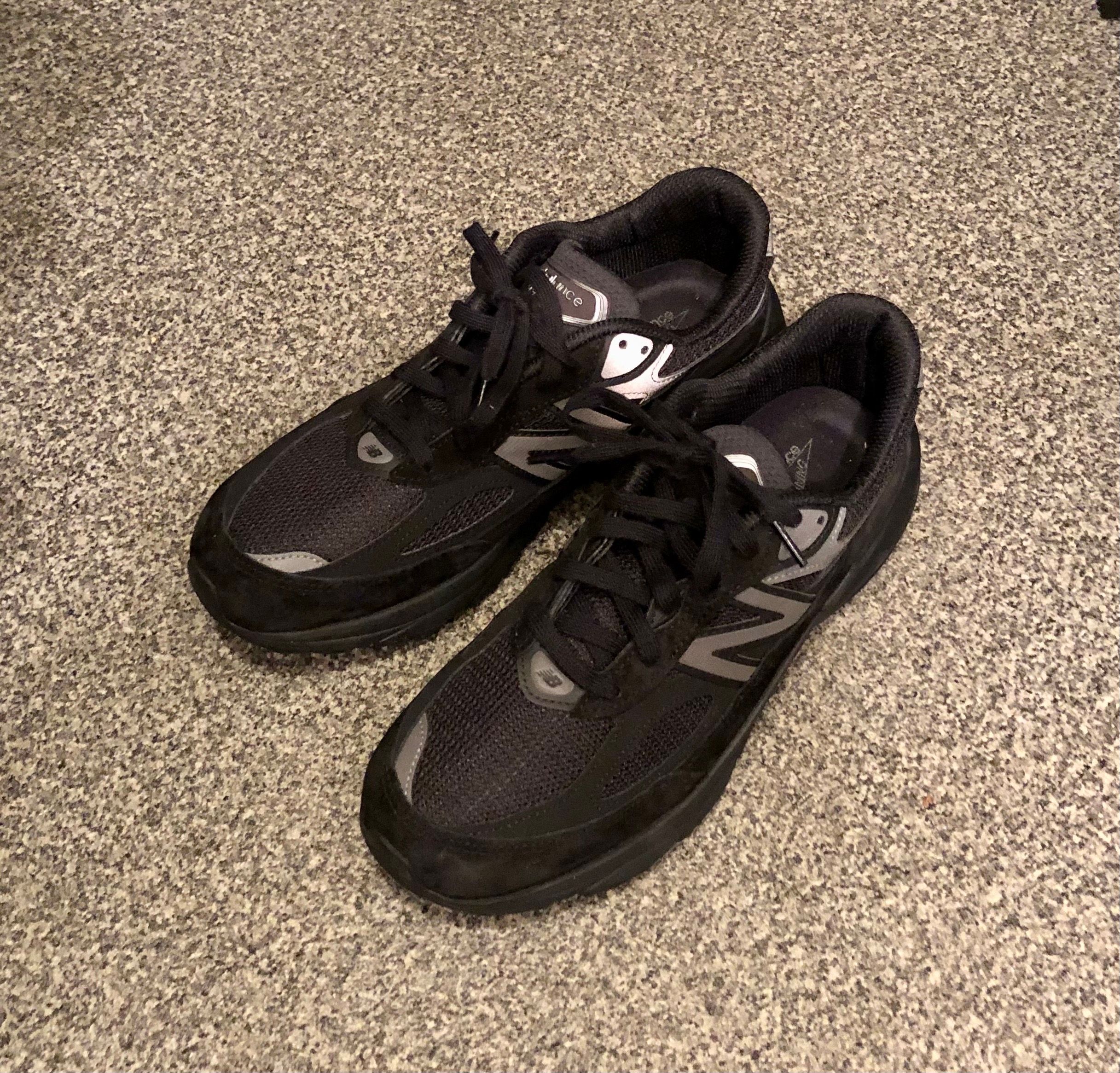 New Balance 990V6 "Triple Black"