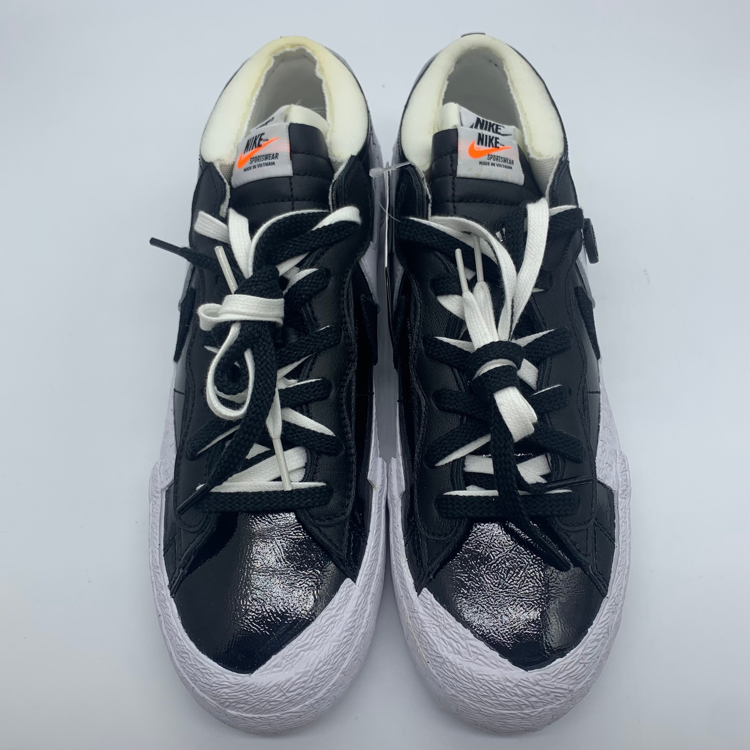 サカイ × ナイキ ブレーザー ロー "ブラック パテント レザー"