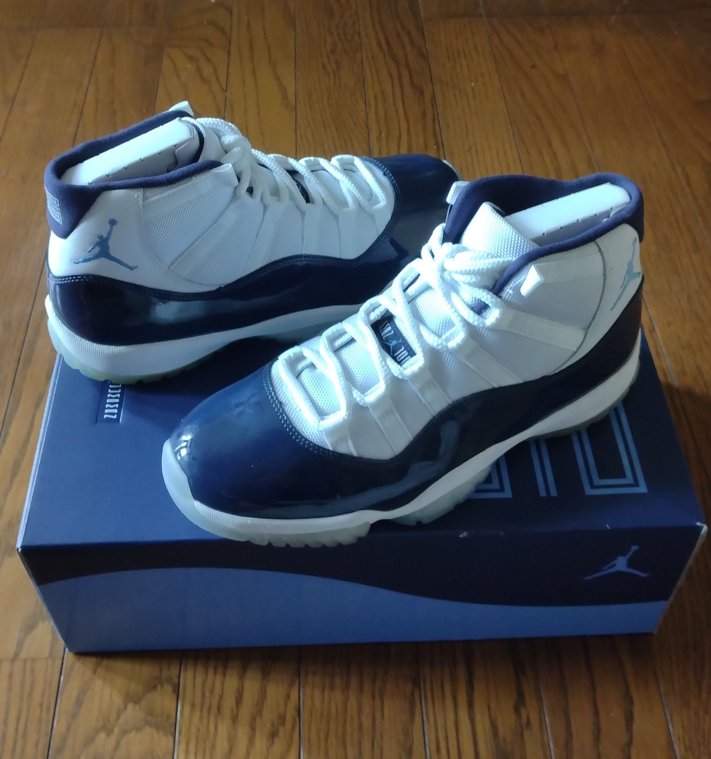 Nike Air Jordan 11 Retro "UNC Win Like 82"