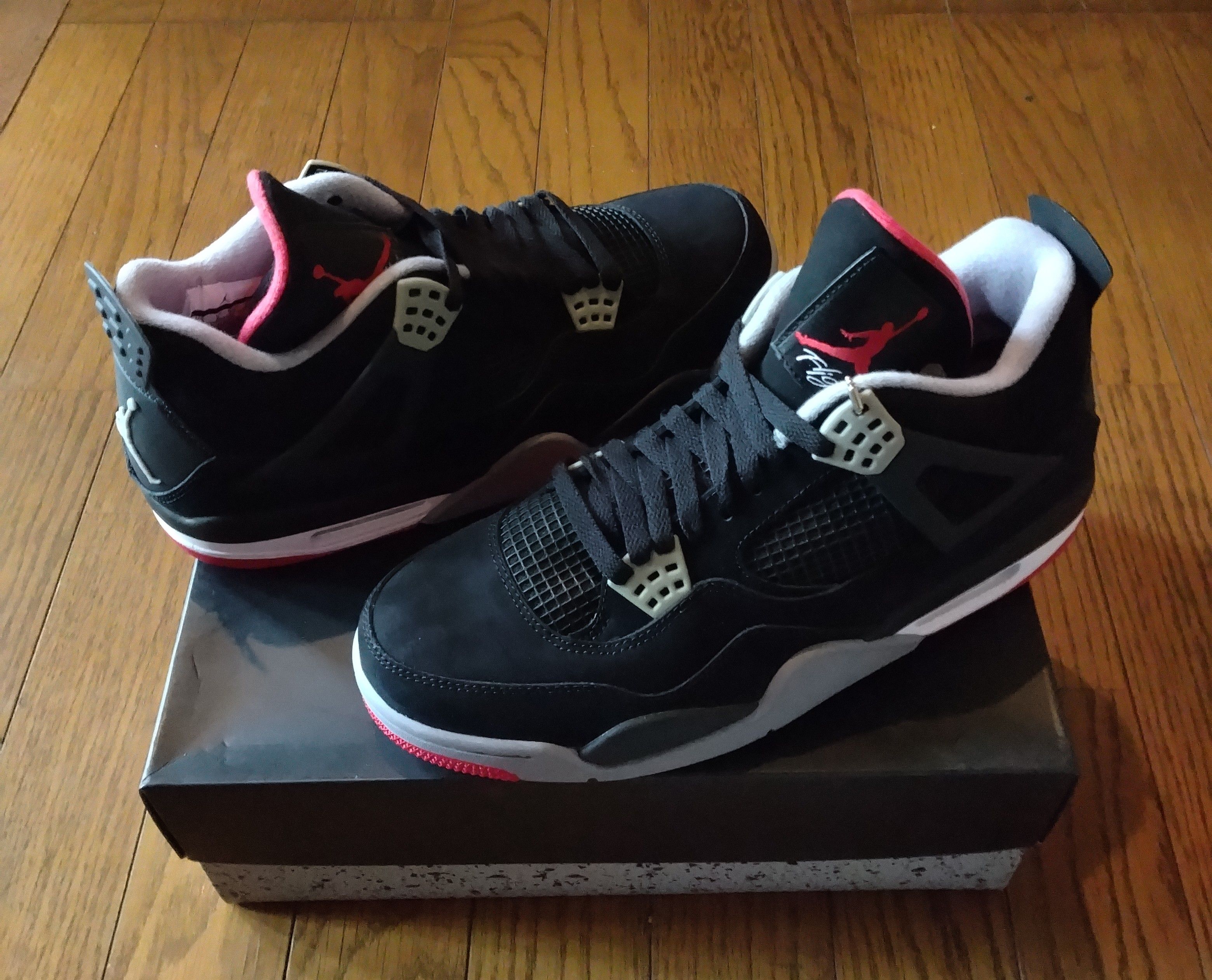 Nike Air Jordan 4 Retro "Black/Cement Grey/Fire Red" (2012)