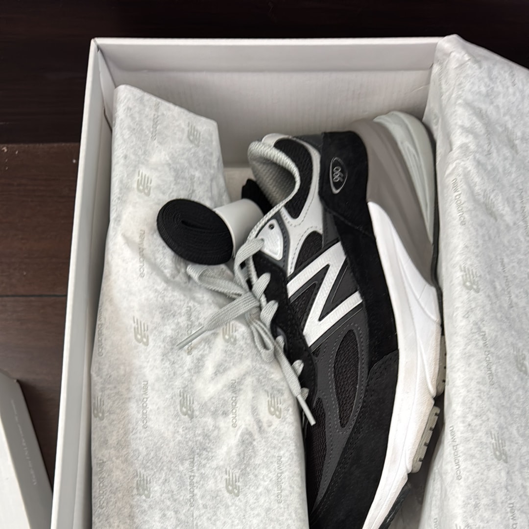 New Balance 990V6 "Black" (Heel NB Logo)