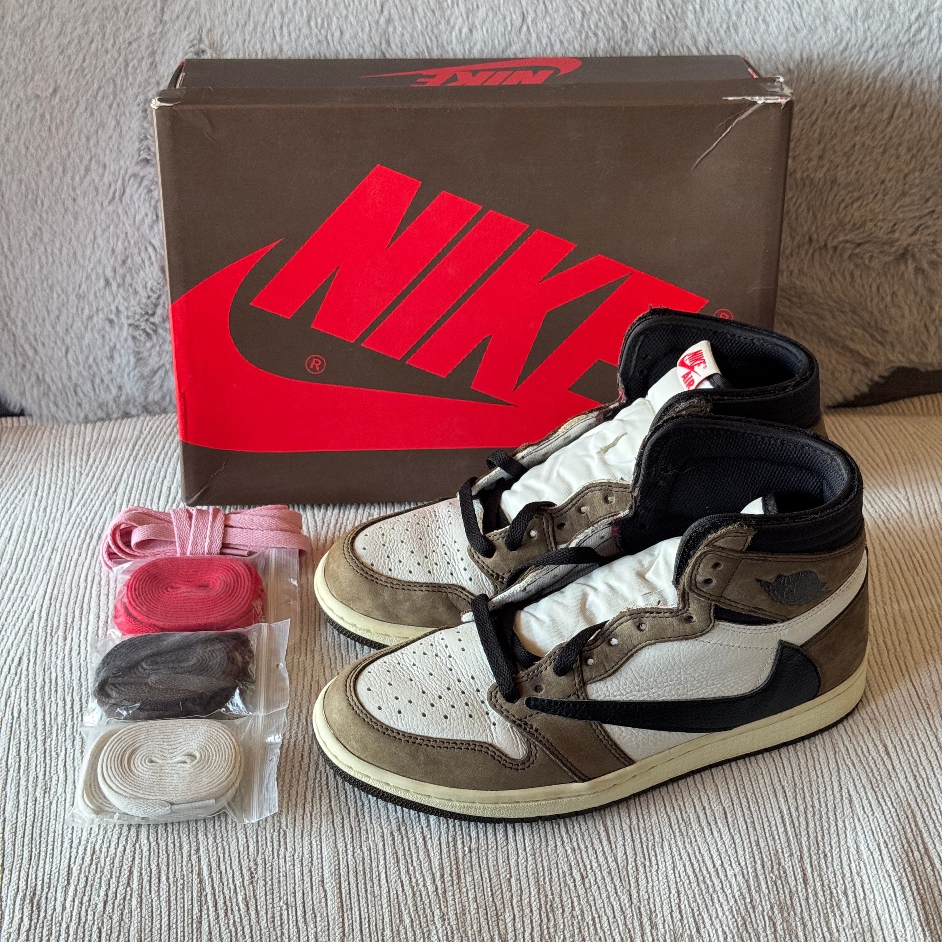Travis Scott × Nike Air Jordan 1 Retro High OG TS SP "Sail/Dark Mocha"