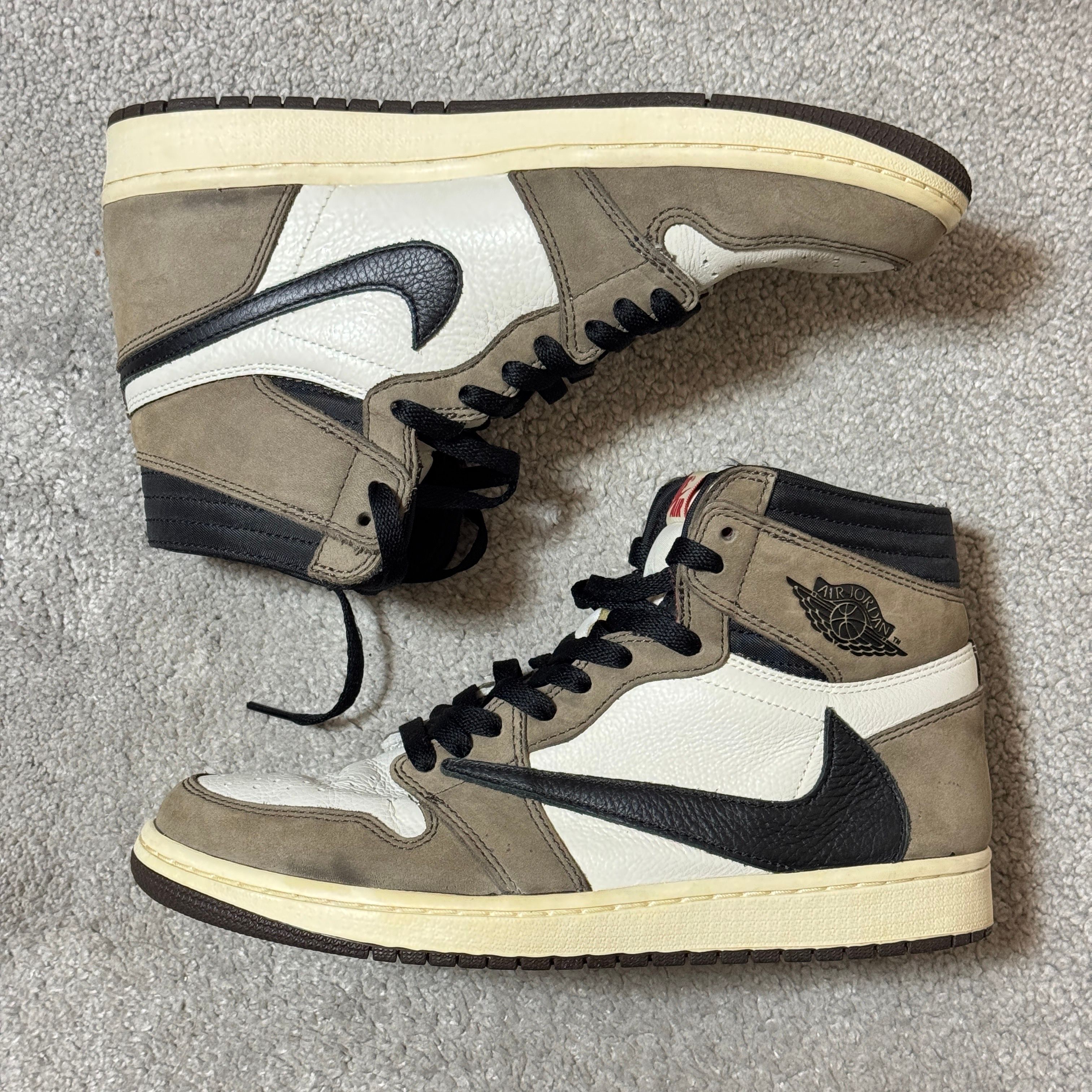 Travis Scott × Nike Air Jordan 1 Retro High OG TS SP "Sail/Dark Mocha"