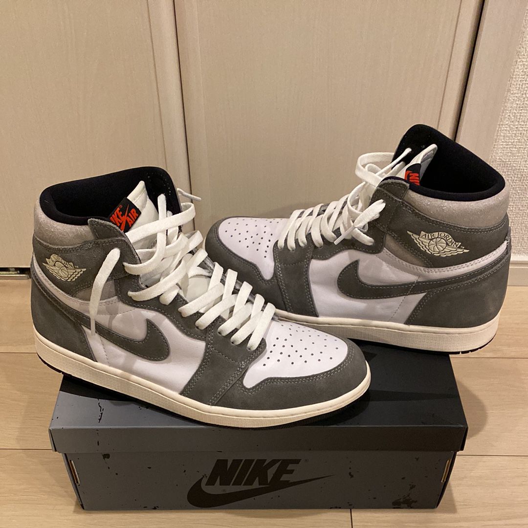 Nike Air Jordan 1 Retro High OG "Black and Smoke Grey"