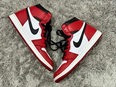 Nike Air Jordan 1 Retro High "Chicago" (2015)