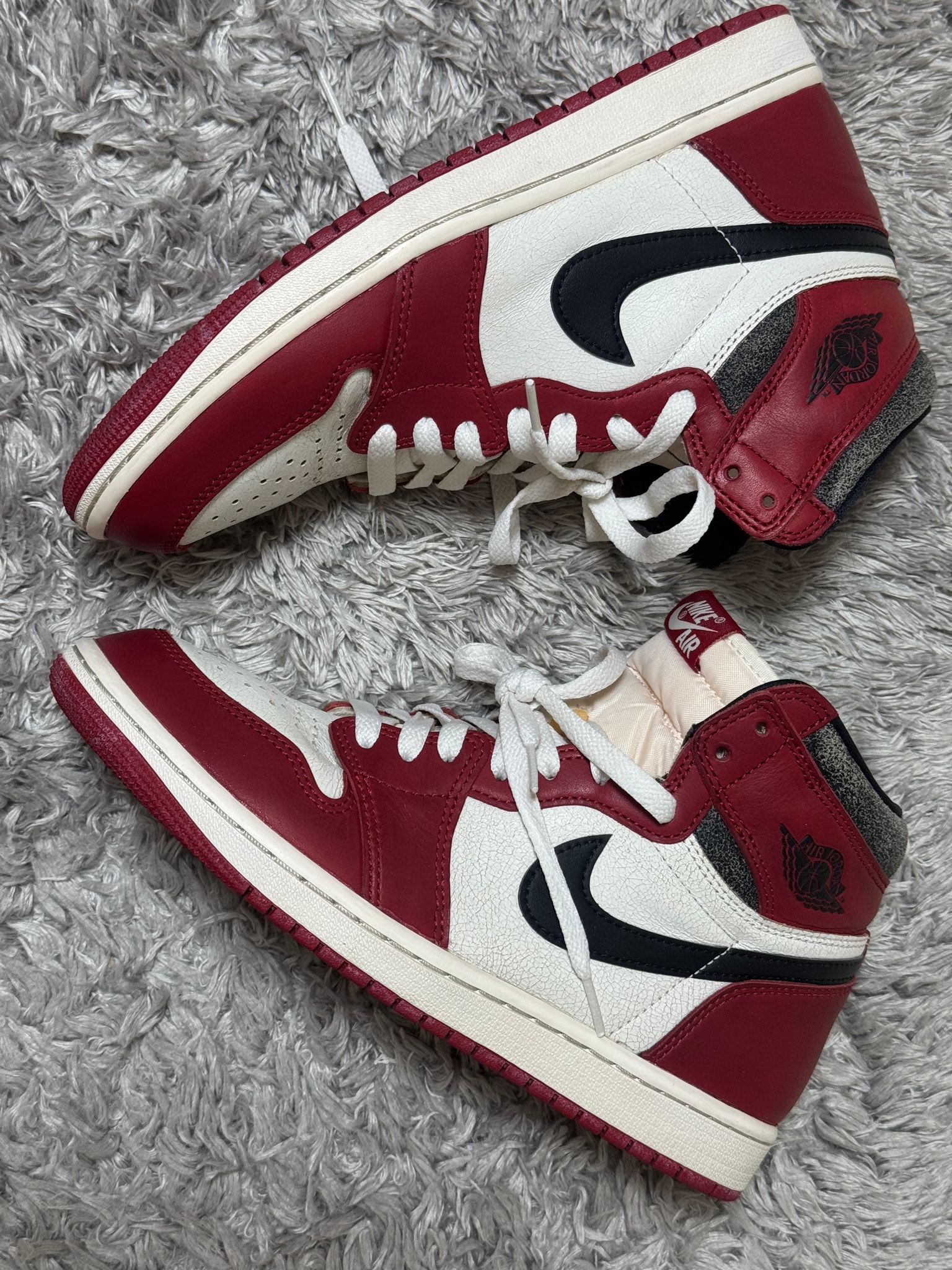 Nike Air Jordan 1 High OG "Lost & Found/Chicago"