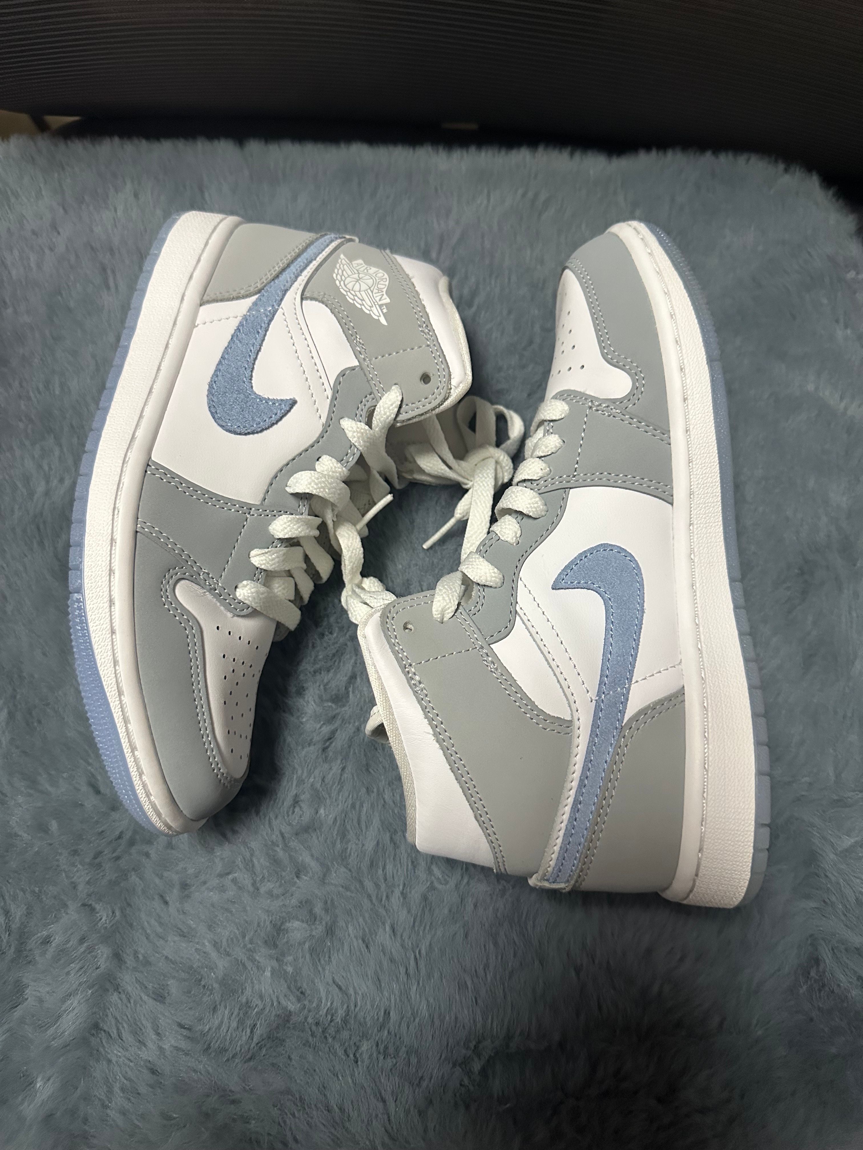 Nike Women's Air Jordan 1 Mid "Wolf Grey"