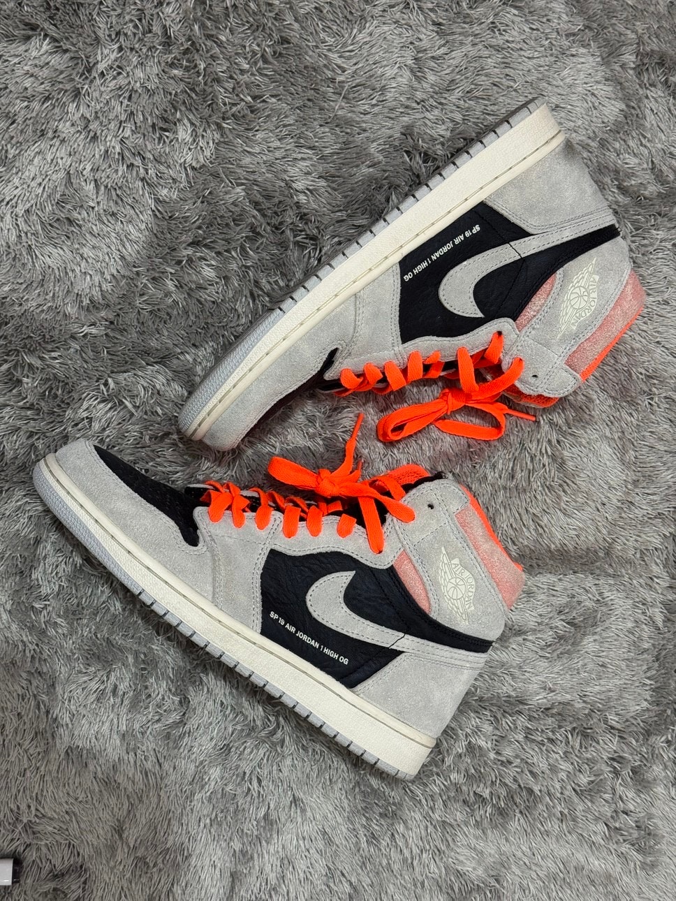 Nike Air Jordan 1 Retro High OG "Hyper Crimson"