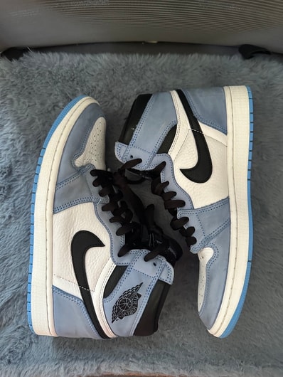 Nike Air Jordan 1 High OG "University Blue"