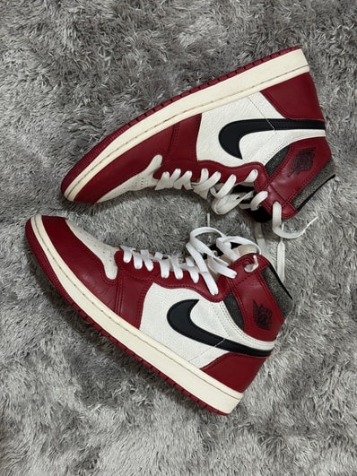 Nike Air Jordan 1 High OG "Lost & Found/Chicago"