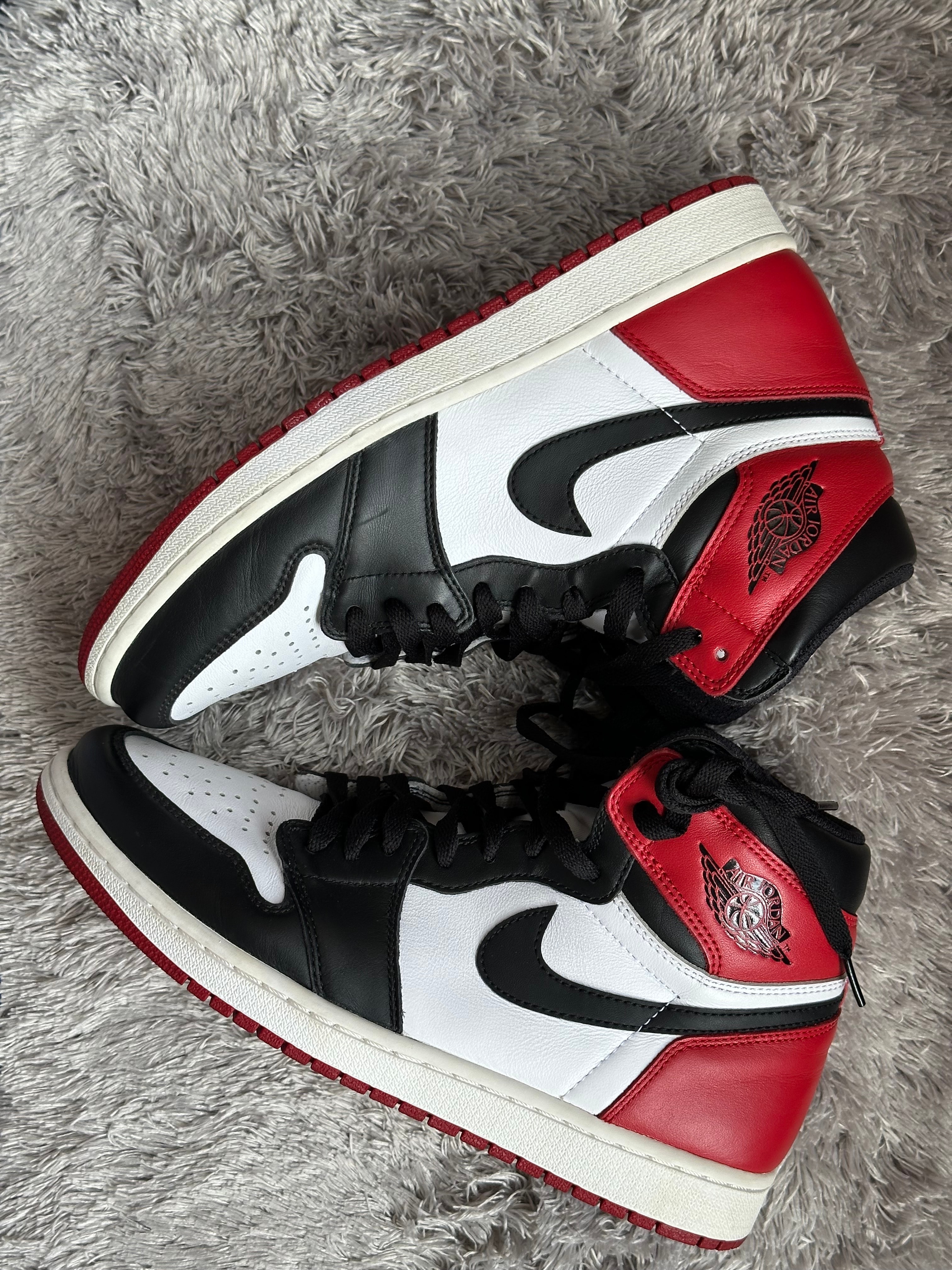 Nike Air Jordan 1 Retro High OG "Black Toe"