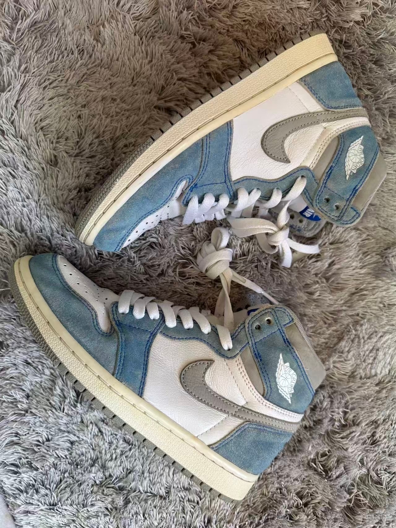 Nike Air Jordan 1 High OG "Hyper Royal"