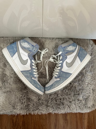 Nike Air Jordan 1 High OG "Hyper Royal"