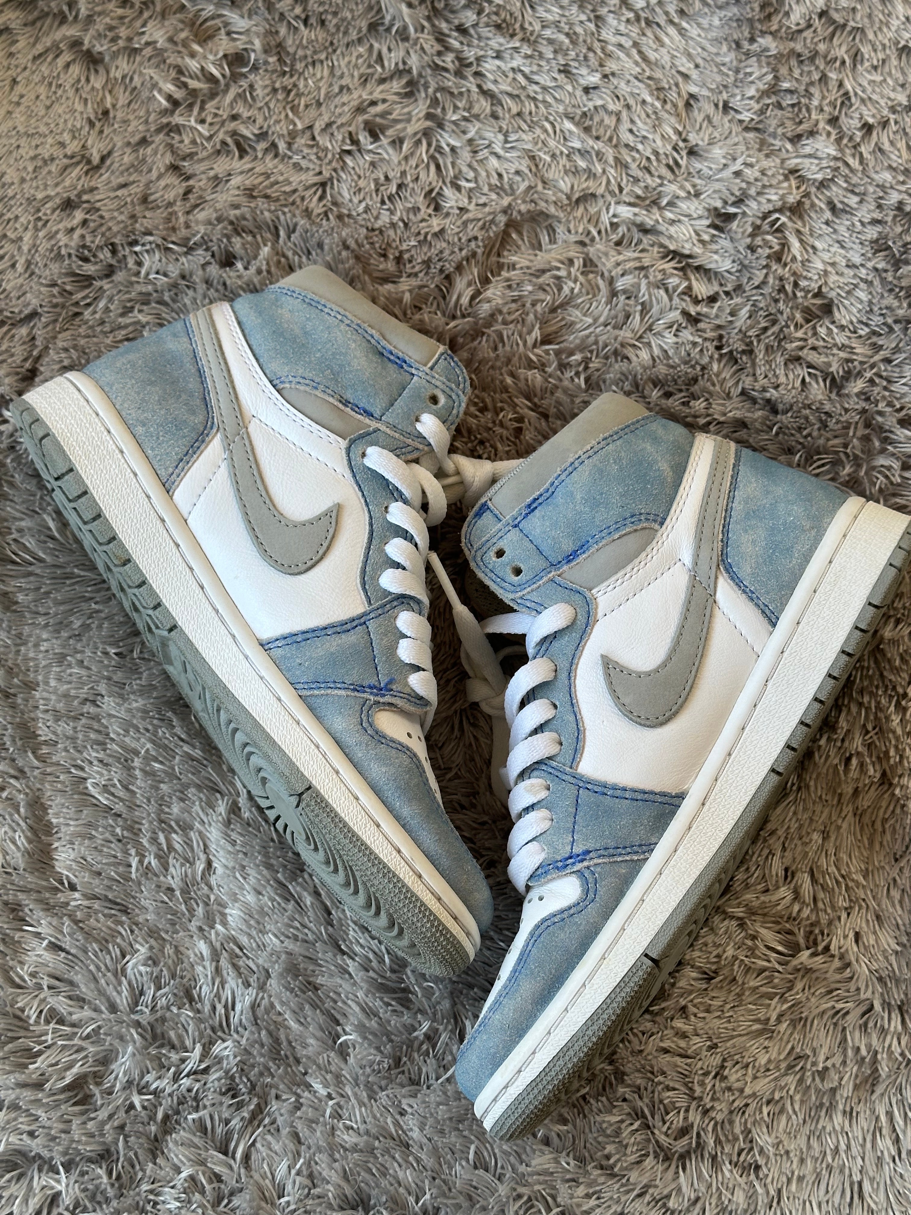 新品未使用 ナイキ エアジョーダン1ハイ OG \"ハイパーロイヤル\" 29.0㎝ 国内4月17日発売予定】ナイキ エアジョーダン 1 レトロ ハイ OG