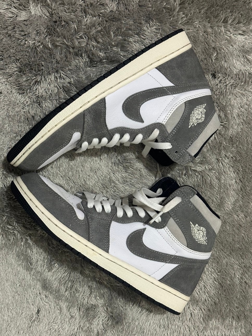 Nike Air Jordan 1 Retro High OG "Black and Smoke Grey"