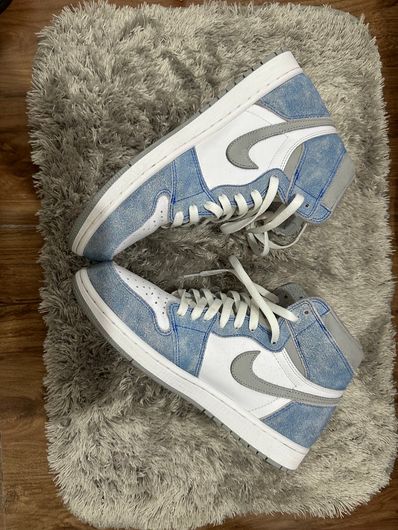 Nike Air Jordan 1 High OG "Hyper Royal"